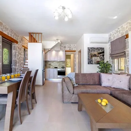 Goudis Villa *