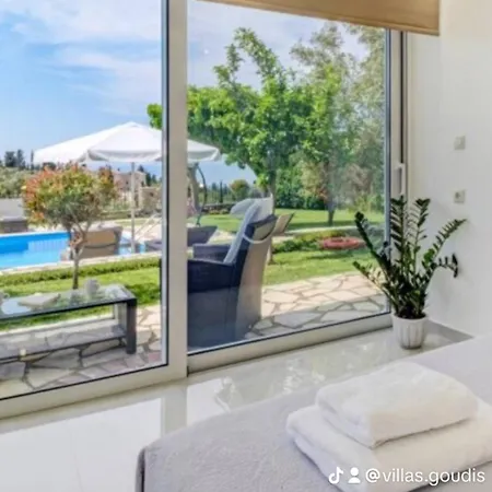 Goudis * Tsoukaladhes