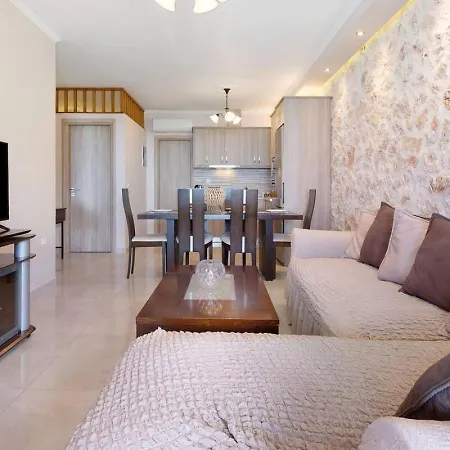 Goudis Villa *
