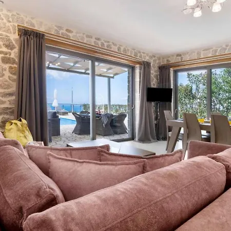 Goudis Villa *